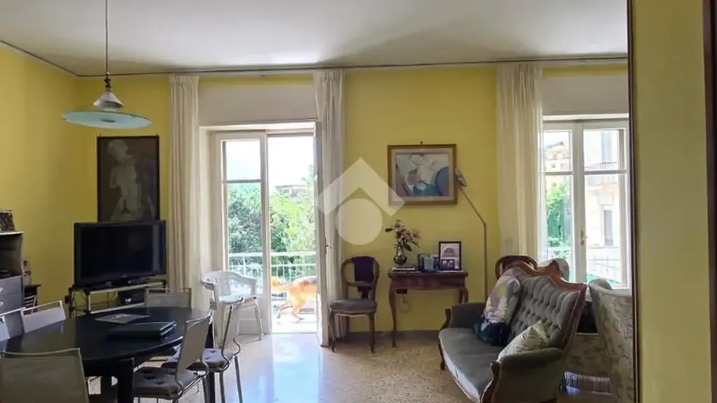 Séjour - Spacious Apartment with Terrace in Salerno