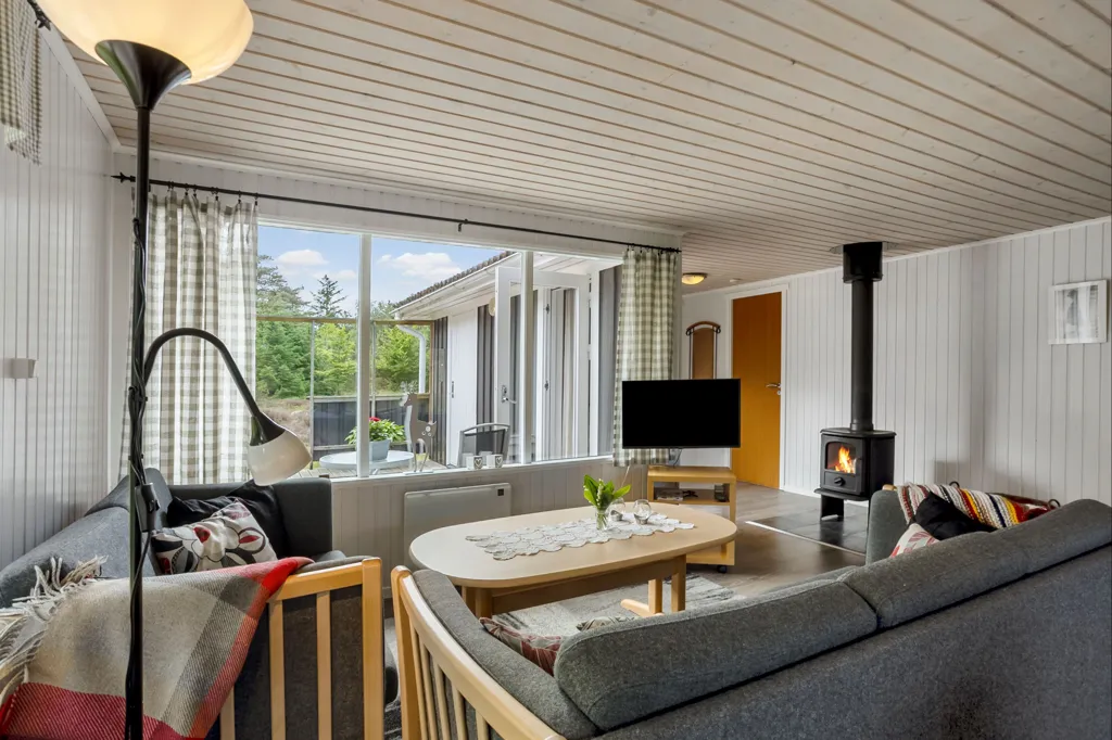 Séjour - Classic Summerhouse with Nature in Skiveren