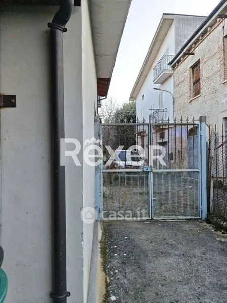 Aed - Independent House with Garden in Raiano