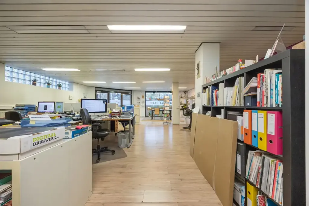 Bureau - Pavillon commercial avec vue sur KLINA à Brasschaat