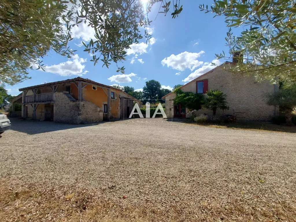 Välivaade - Charming Property with Pool between Civray and Ruffec