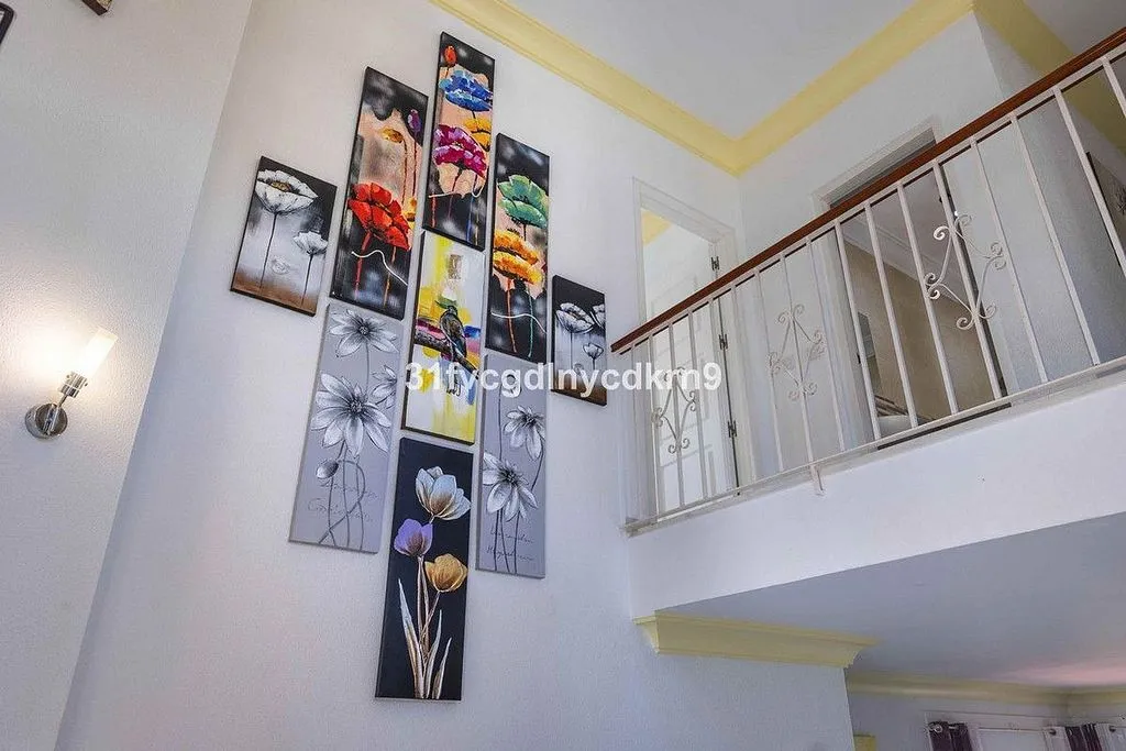 Esik - Independent Villa with Pool in Estepona
