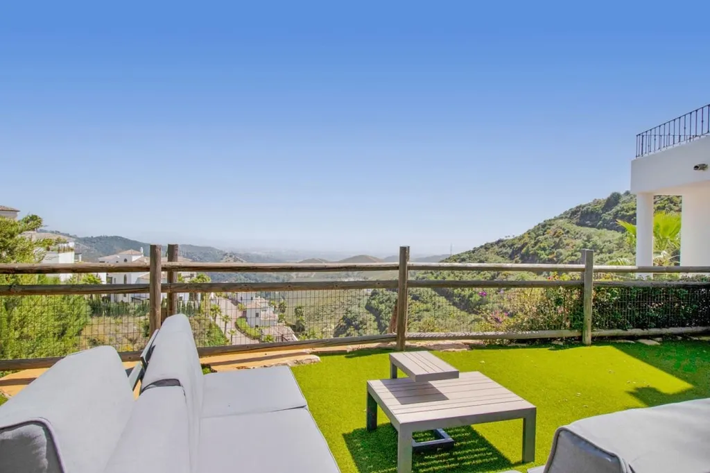 Terrass - Andalucian Villa with Pool in Benahavís
