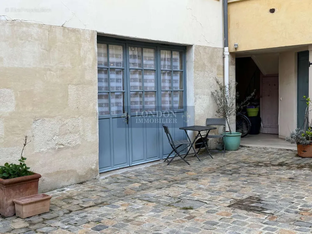 Aed - Accessible Flat with Courtyard in Notre Dame