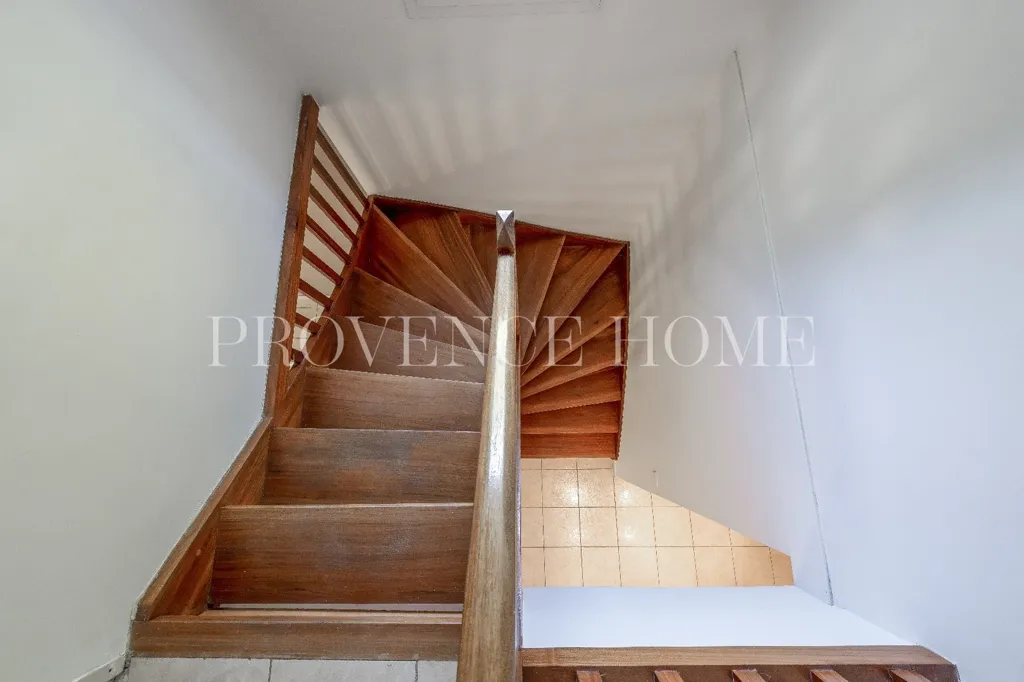 Rooms - Charming 4-Piece House with Pool in Lagnes