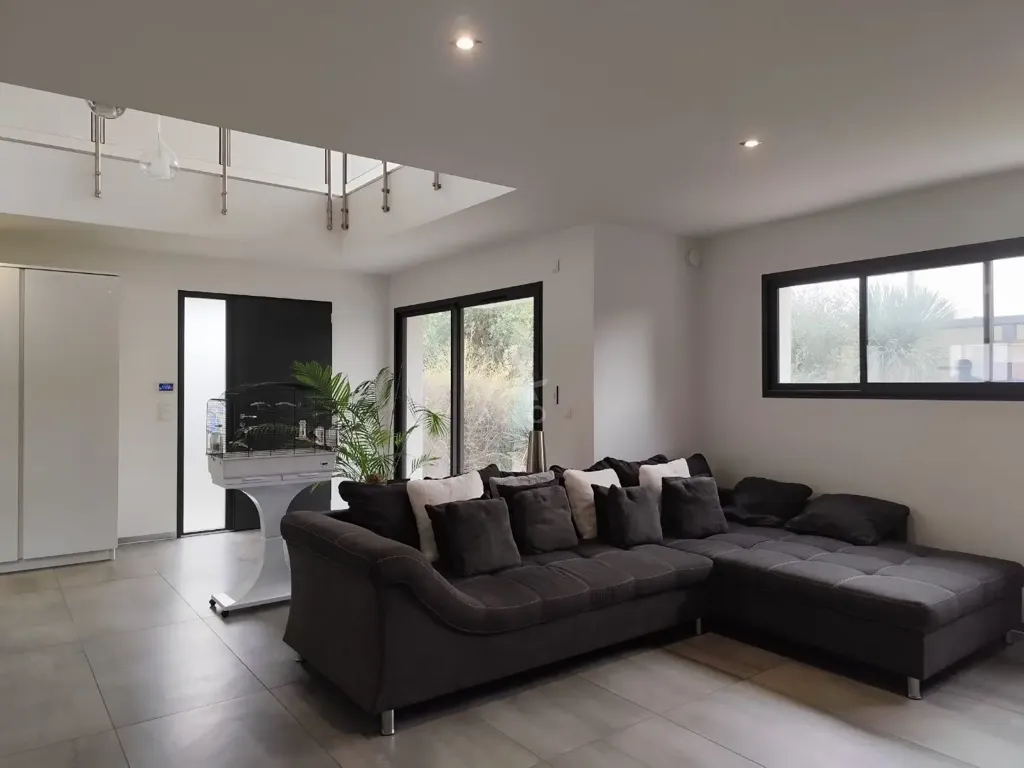 Séjour - Villa Contemporaine avec Piscine à Agde