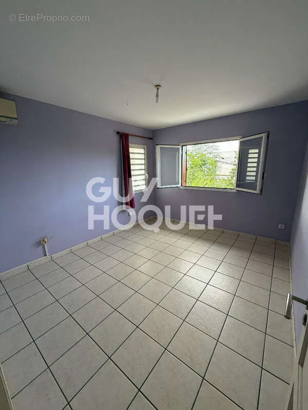 Rooms - Charming House with Garden in Sainte Suzanne