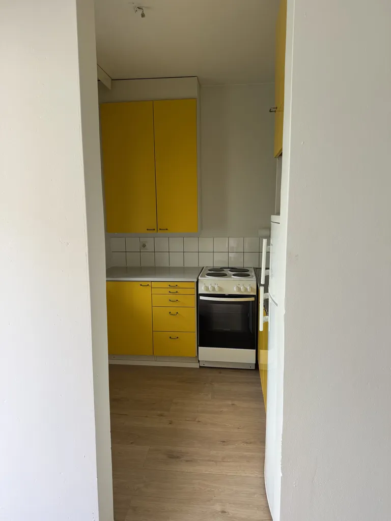 Köök - Modern Studio with Balcony in Lahti