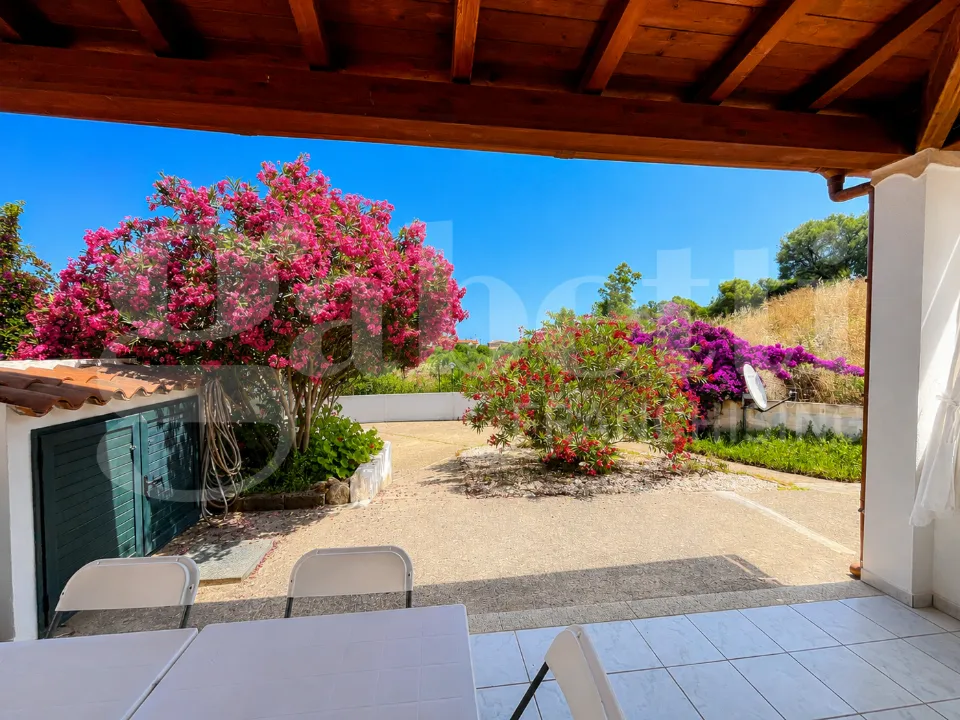Terrasse - Ground Floor Apartment with Veranda in Budoni