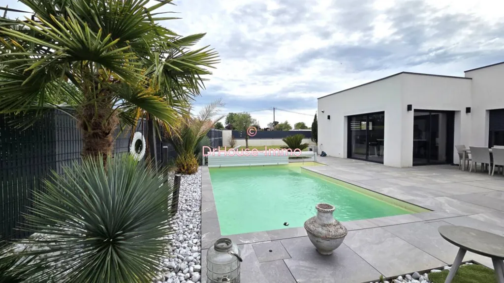 Bassein - Contemporary House with Pool in Châtellerault
