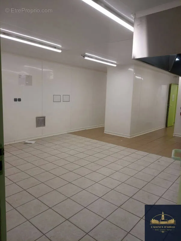 Toad - Renovated Commercial Space in Maroeuil