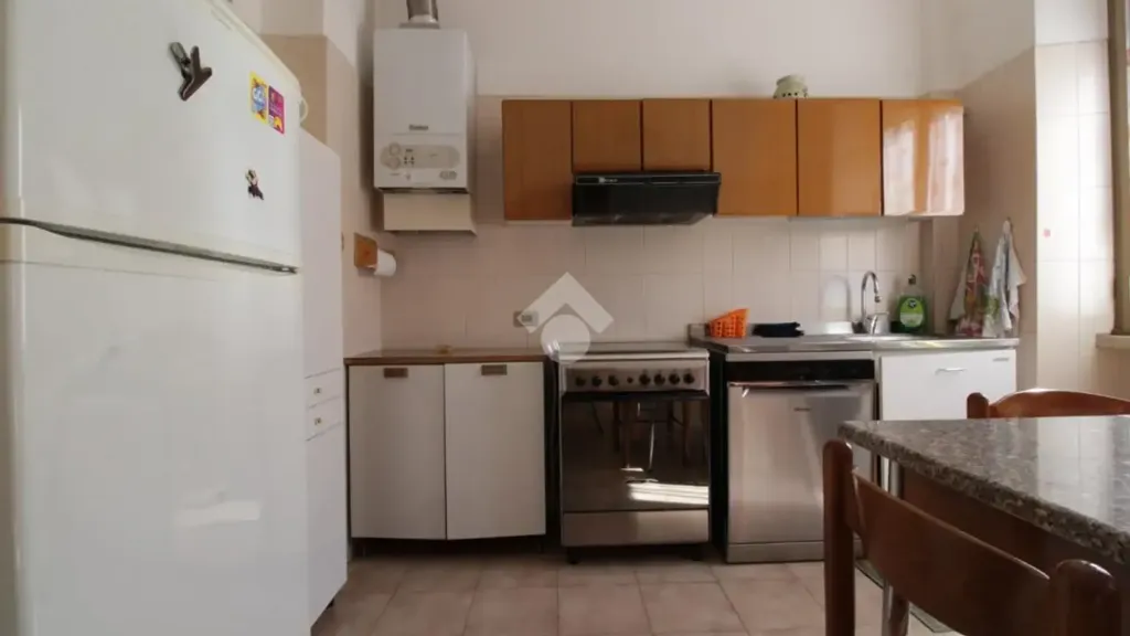 Cuisine - Rear-Facing Apartment with Balcony in Terni