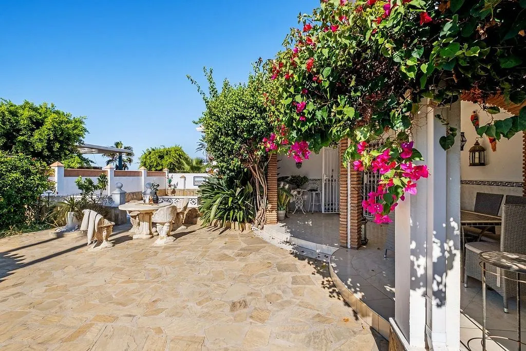 Terrass - Modern Semi-Detached Chalet with Pool in Torrox Costa