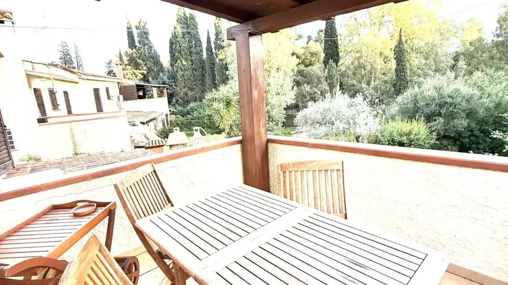 Terrace - Rustic Apartment with Private Garden in Pula