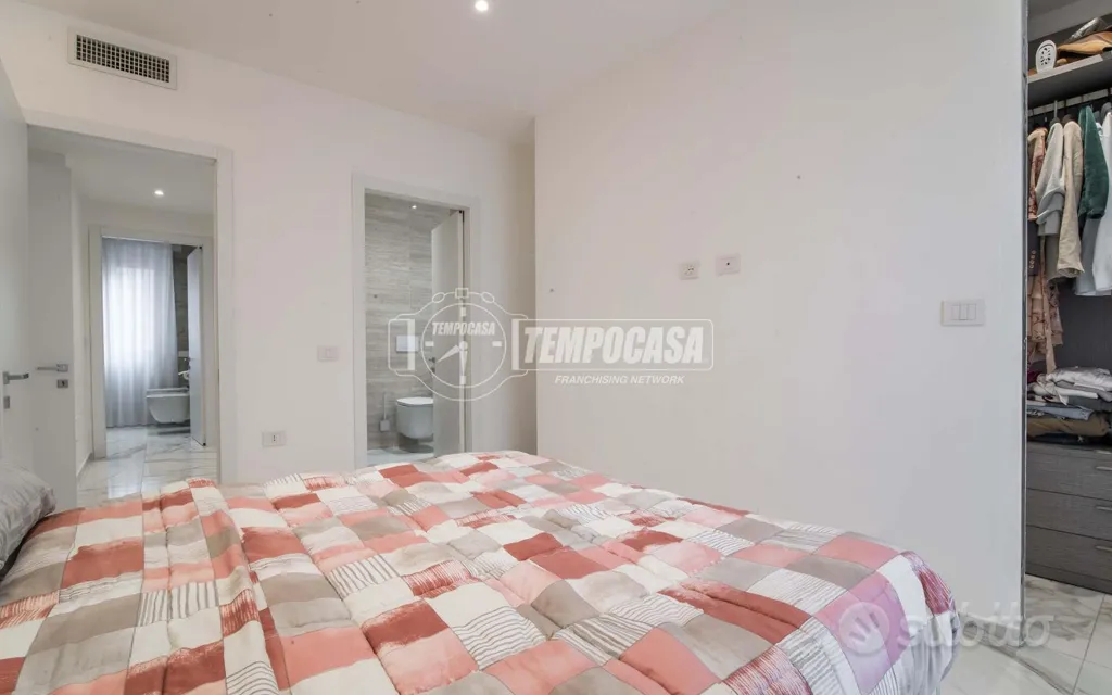 Magamistoad - Modernised 4-Bedroom Apartment in Como