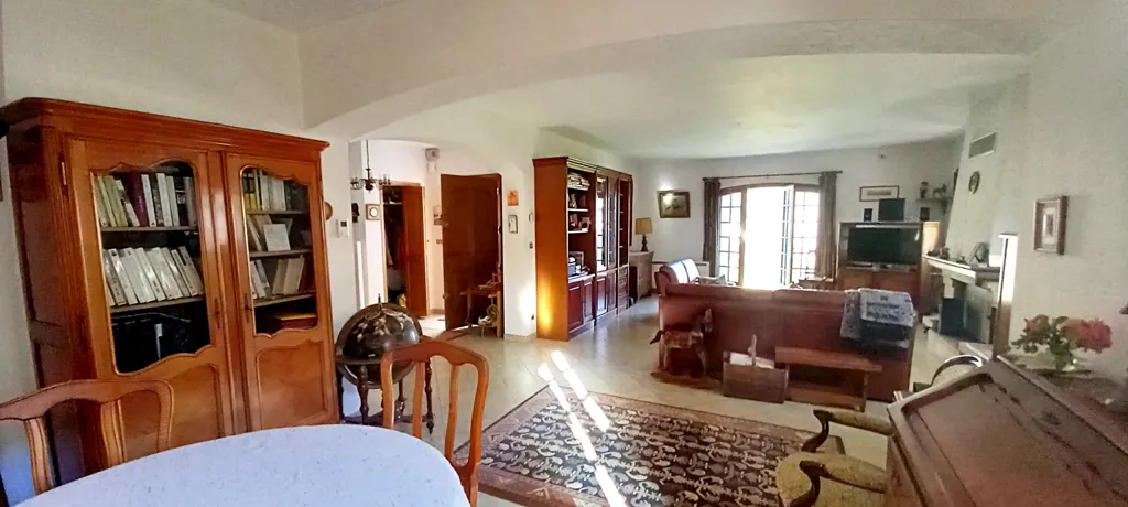 Söögituba - Villa with Garden and Terrace in Toulon
