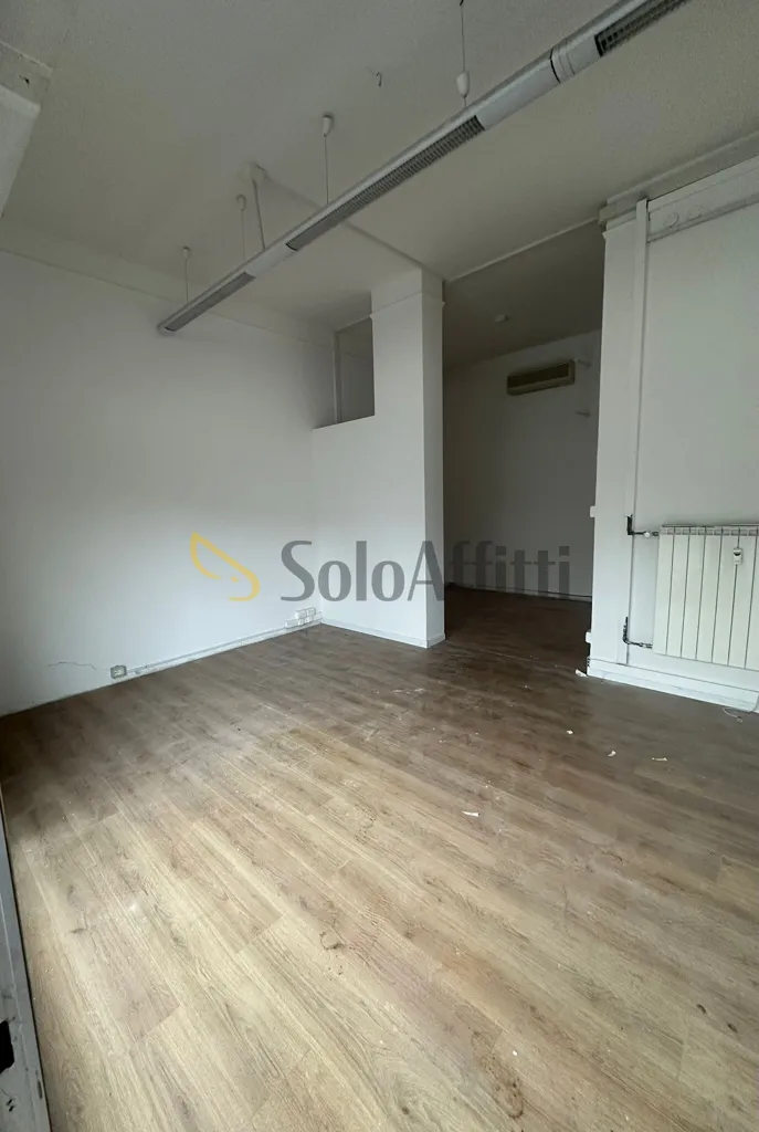 Toad - Commercial Space with 30m² Frontage in Central Area
