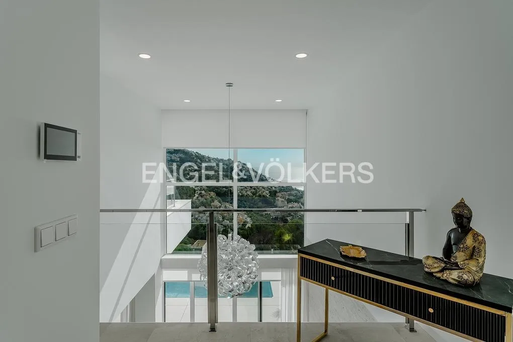 Esik - Modern Villa with Sea Views in Altea Hills