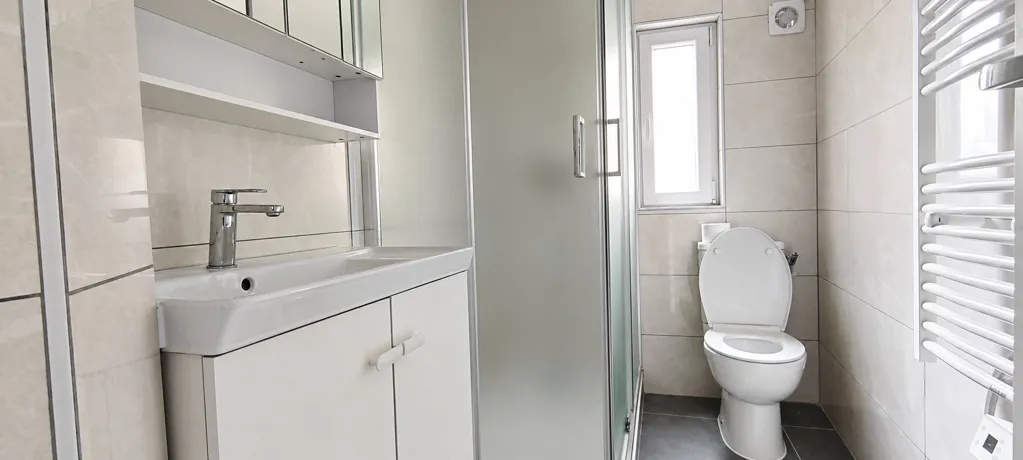 Salles de bain - Appartement Meublé Calme Rue d'Hennemont