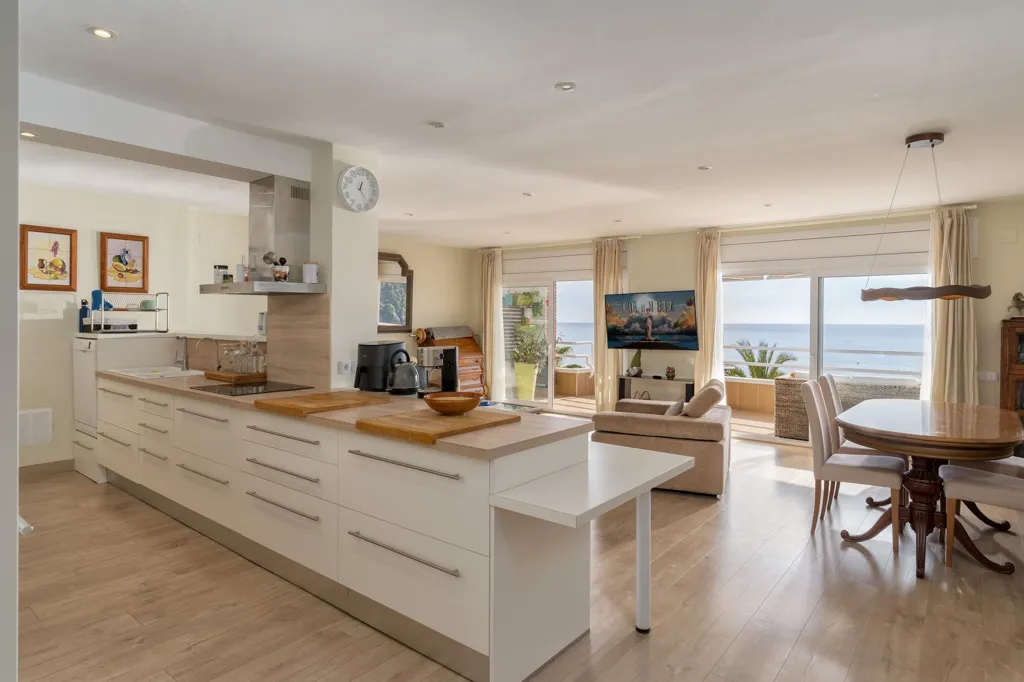 Köök - Beachfront Luxury Apartment in Lloret de Mar