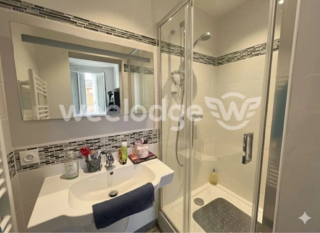 Salles de bain - Immeuble de Rapport avec Cour à Avignon