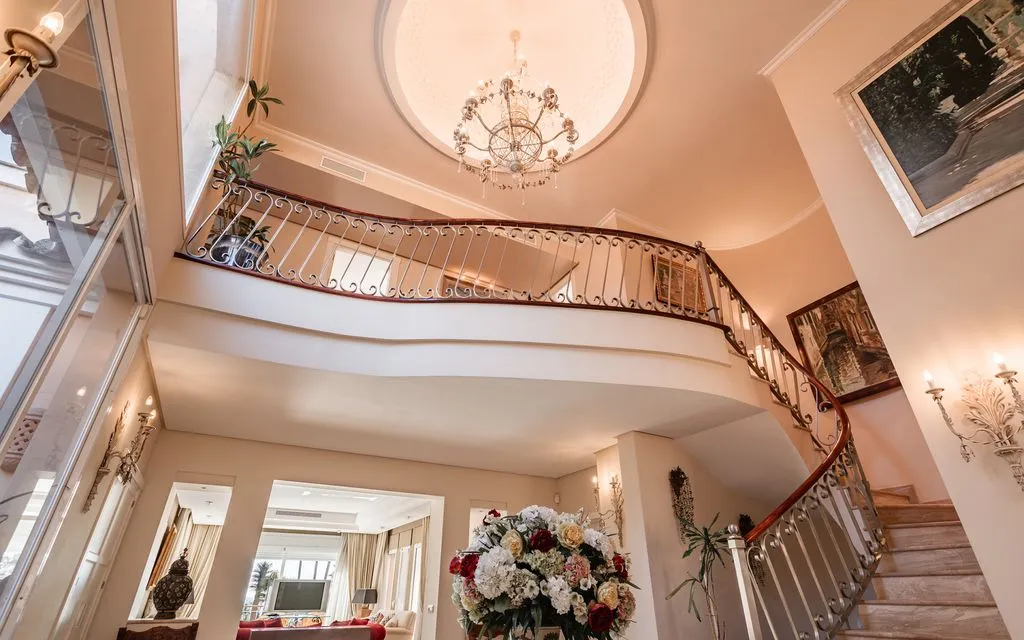 Pièces - Beachfront Villa with Pool in Estepona