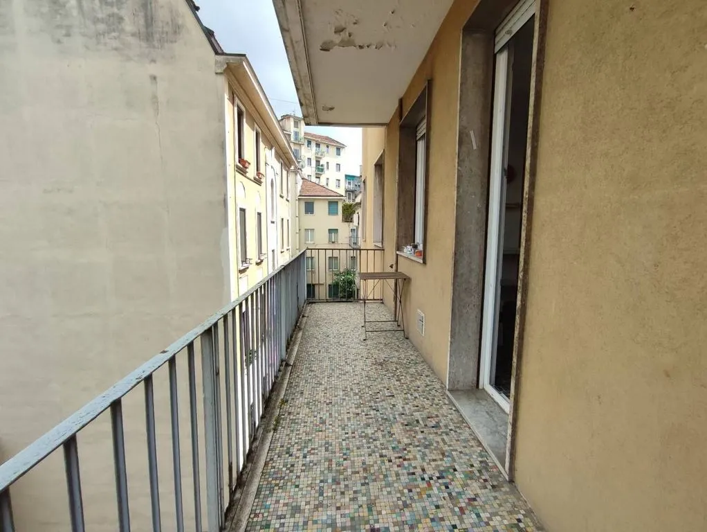 Rõdu - Luxury Trilocale with Balcony in Milan