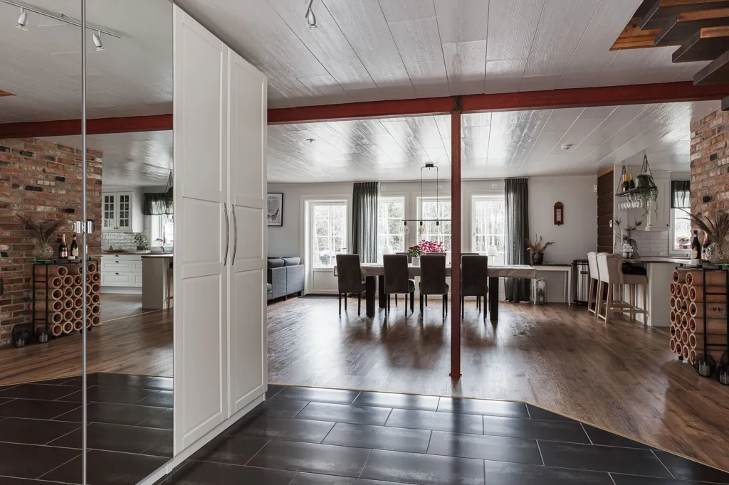 Söögituba - Spacious Villa with Large Garage in Kisa