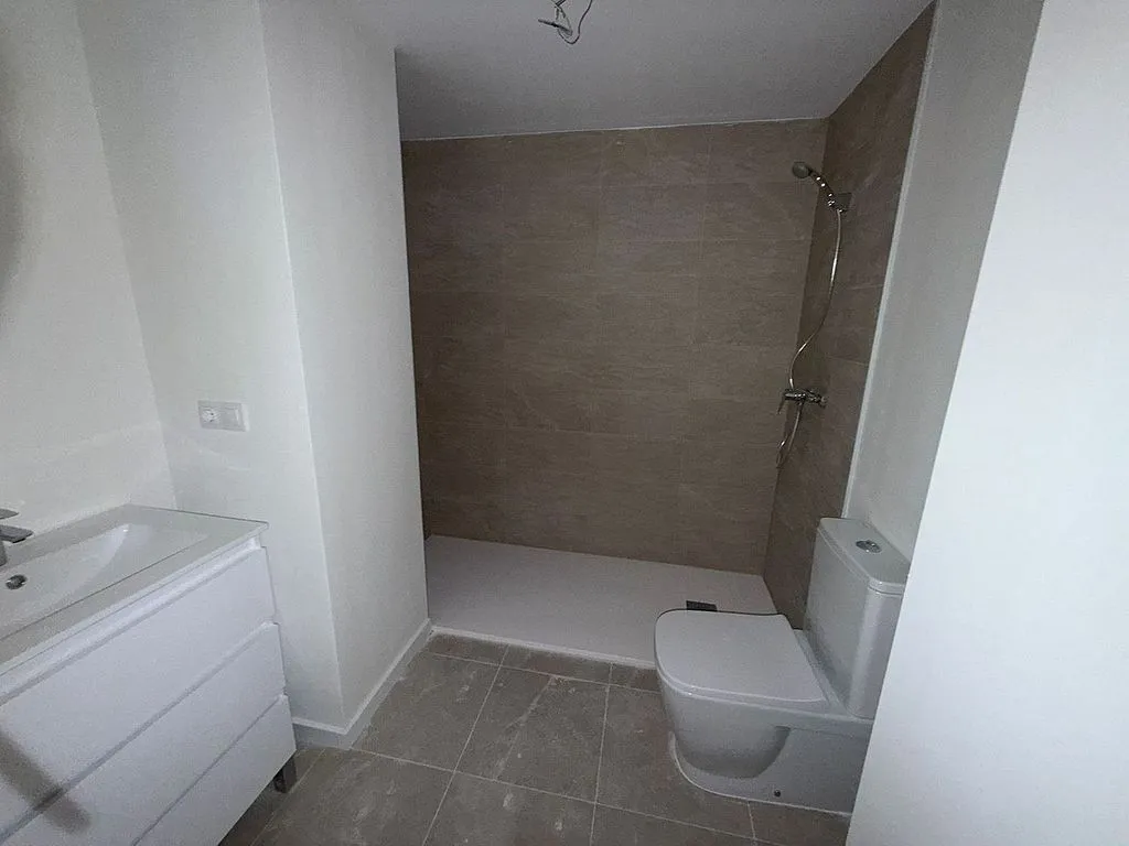Vannitoad - 1-Bed Flat with Terrace and Pool in Albal