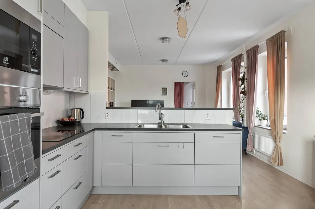 Cuisine - Modern Flat with Private Terrace in Central Järfälla