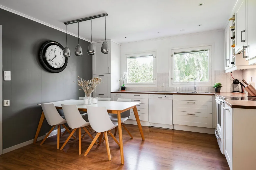Söögituba - Modernised Bungalow with Garden in Falun