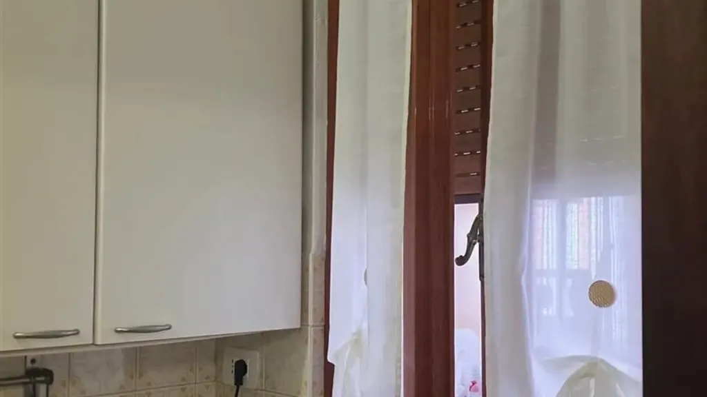 Kitchen - Six-Bedroom Apartment with Terrace in Prato
