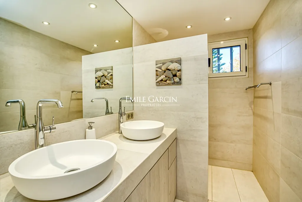 Salles de bain - Villa Luxe avec Piscine à Saint-Tropez