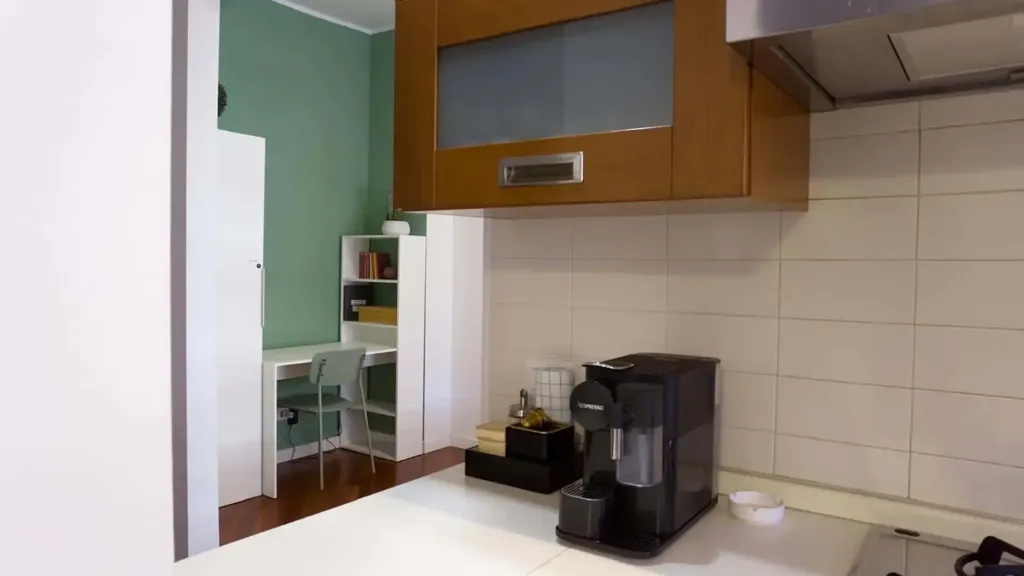 Kitchen - 1-Bed Apartment with Balcony in Milan
