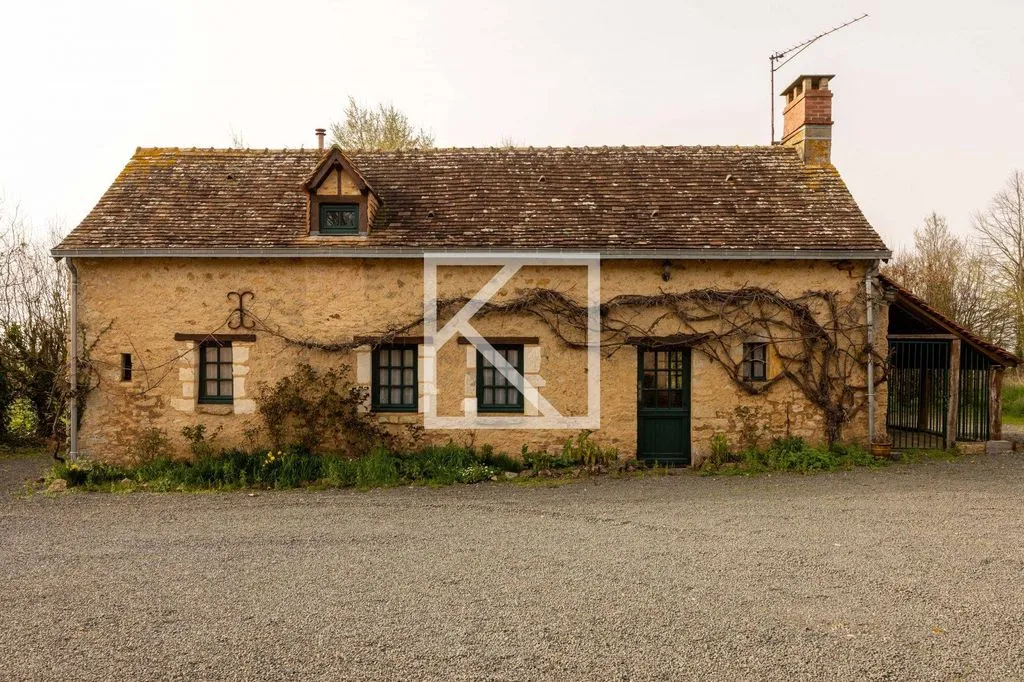 Extérieur - Maison de Luxe avec Piscine à Chevillé
