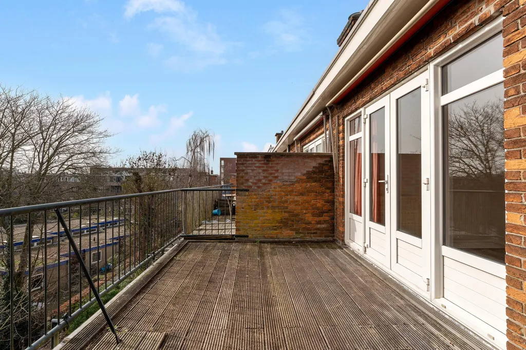 Balcon - Light Double-Storey Flat with Balcony in Rotterdam-Noord