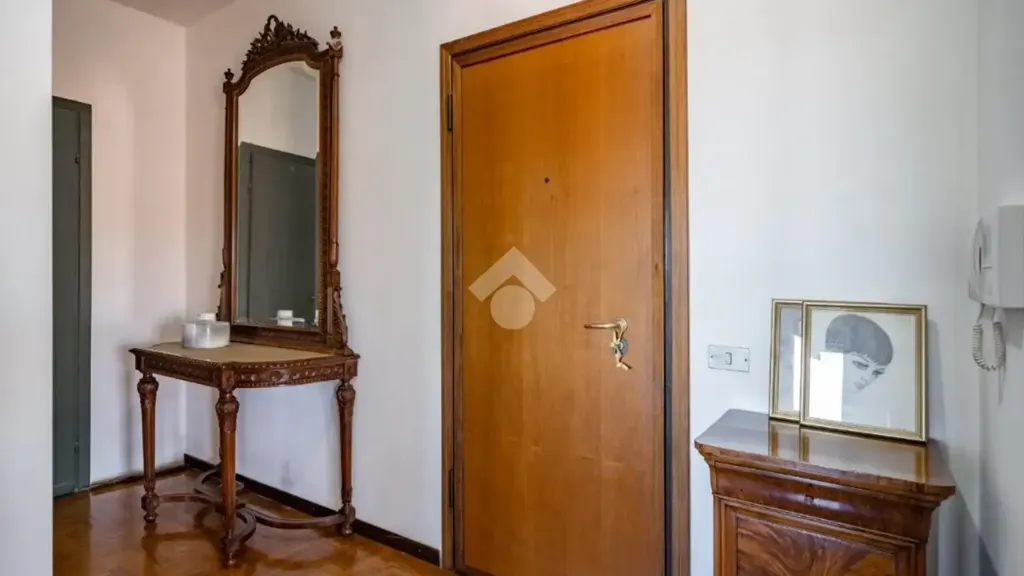 Entrée - Apartment with Panoramic View in Castello Di Brianza