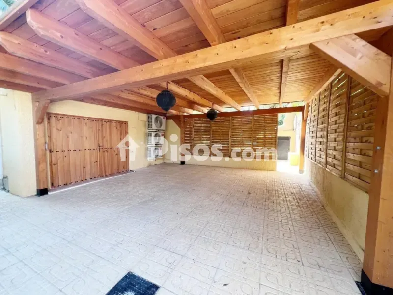 Garage - Maison 4 pièces à ES