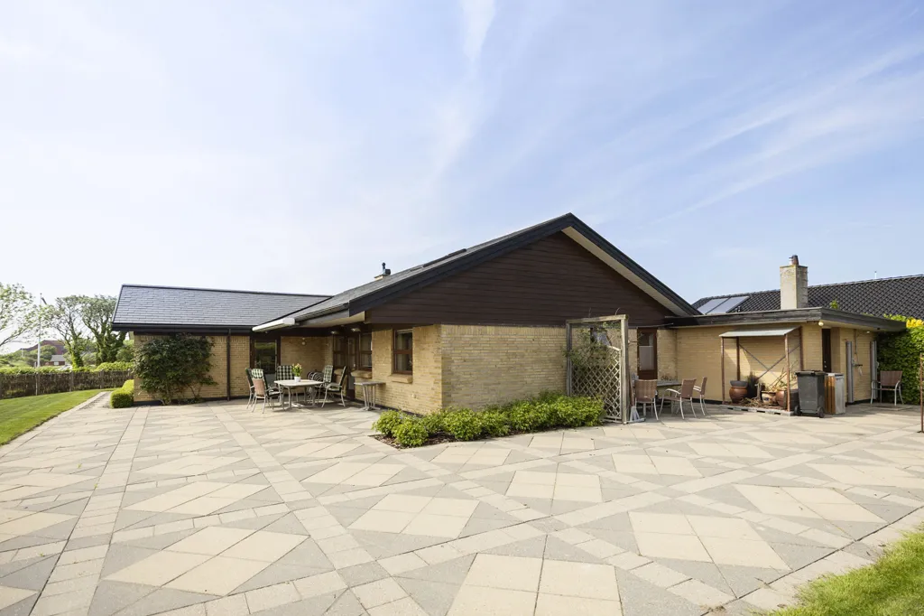 Terrasse - Fenced Villa with Garden in Korsør