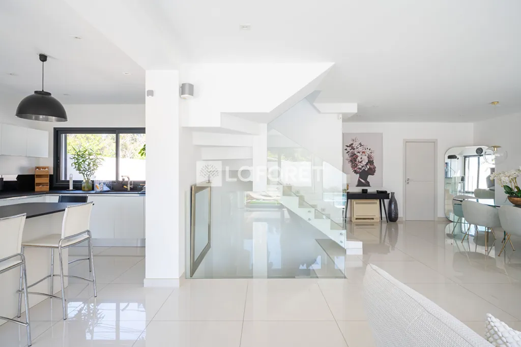 Köök - Architectural House with Pool near Marseille