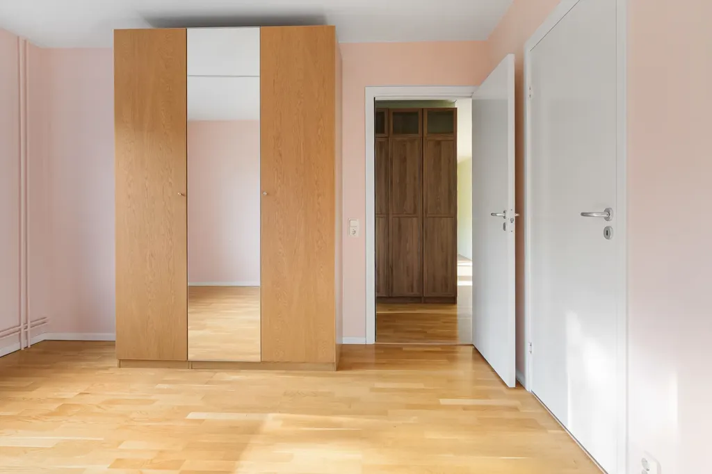 Chambres - Corner Flat with West-Facing Balcony in Norra Ängby