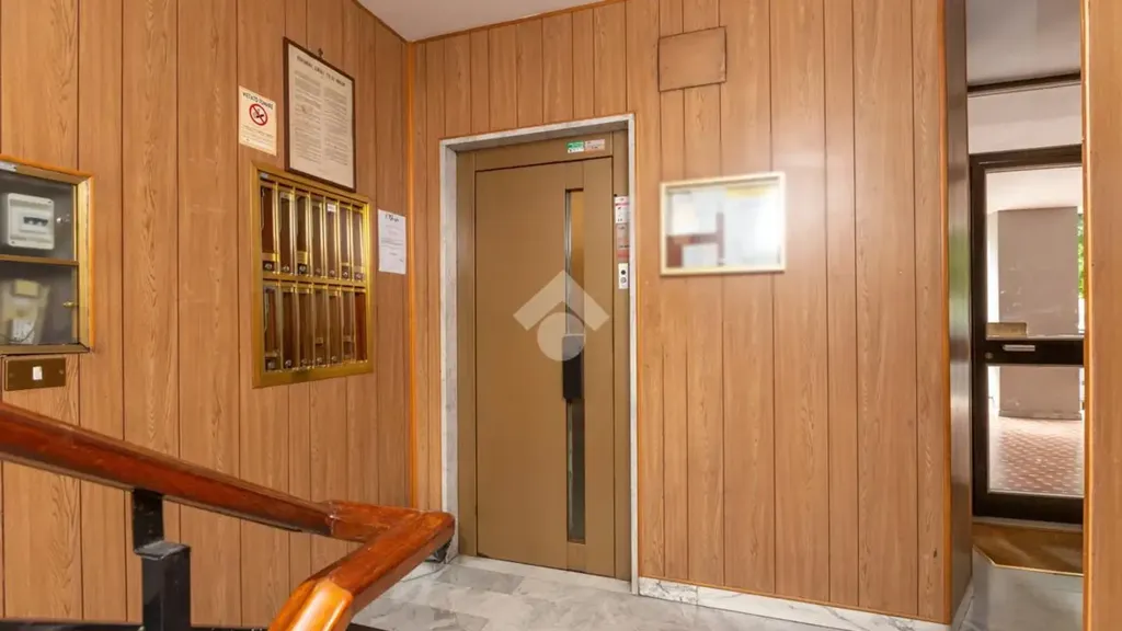 hallway_entrance