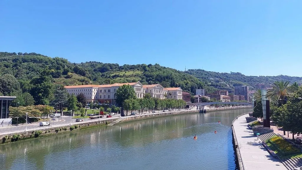 Student Flat with Central Location in Deusto