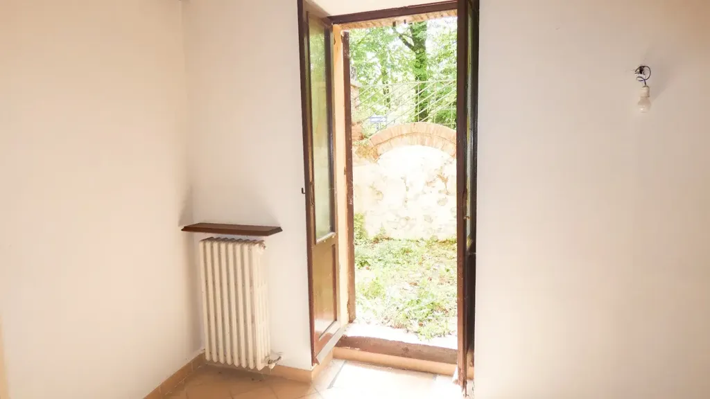 Pièces - Characterful Townhouse with Garden Access in Fabriano