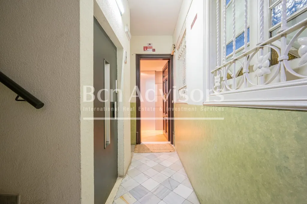 Esik - Renovated Apartment with Balcony in Dreta de l'Eixample