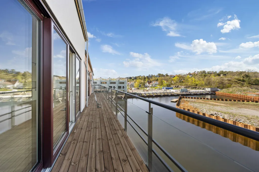 Balcone - Apartment with Sea View in Agnespassasjen
