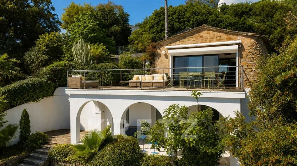 Extérieur - Villa Pieds dans l'eau avec Crique Privée à Erbalunga