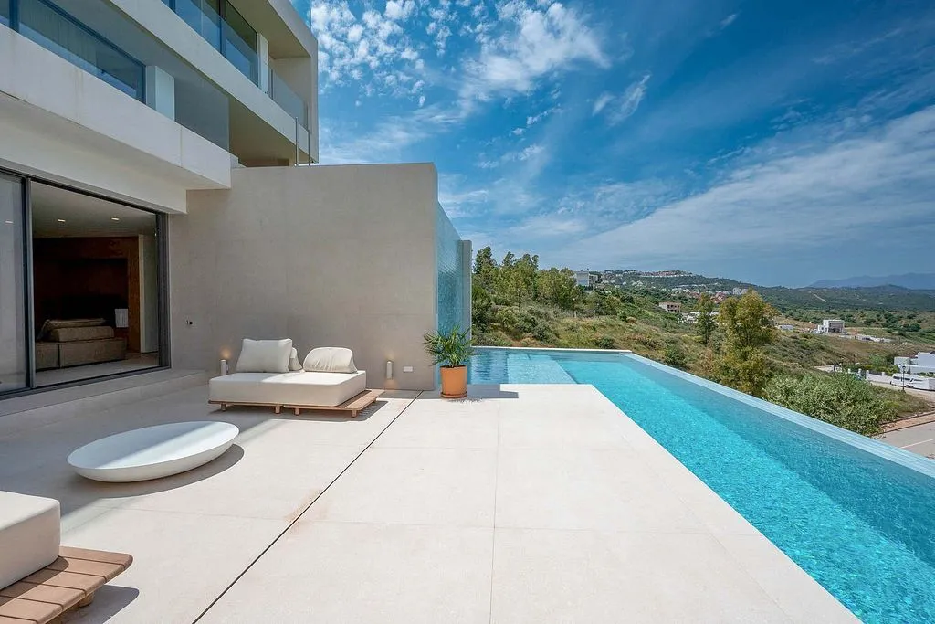 Bassein - Passivhaus Villa with Infinity Pools in La Cala Golf