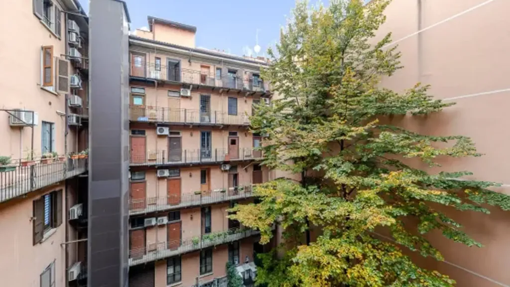 Balcone - Rustic-Style Flat with Balcony in Milan