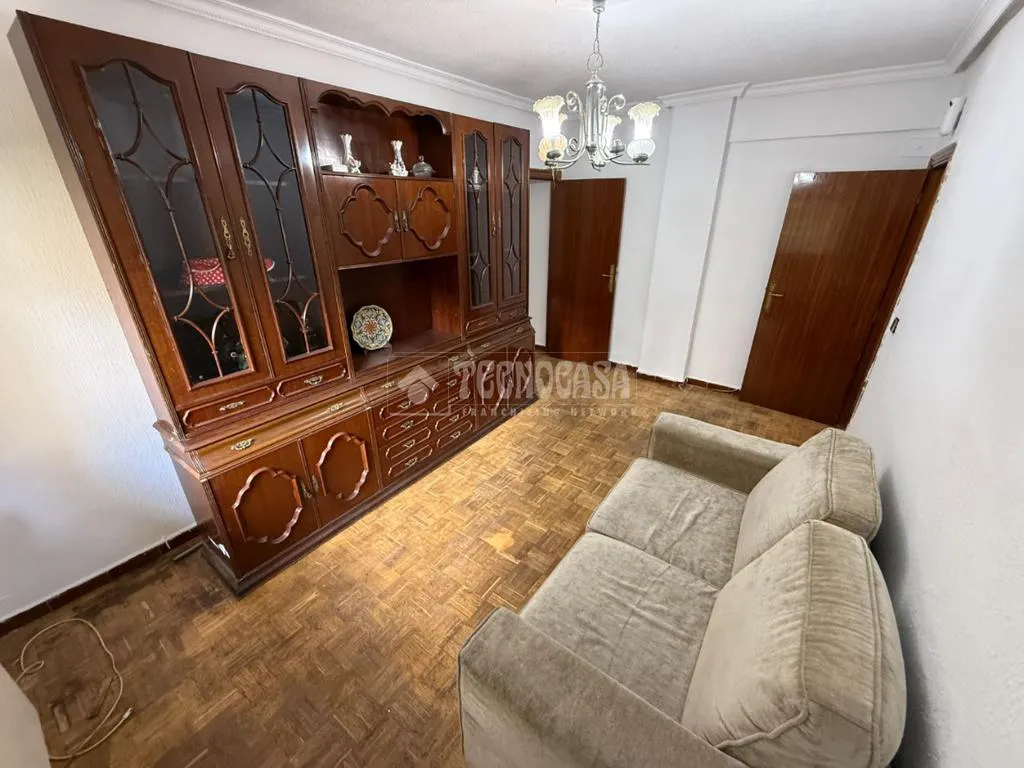 Living Room - Bright Apartment with Garden Views in Usera, Madrid